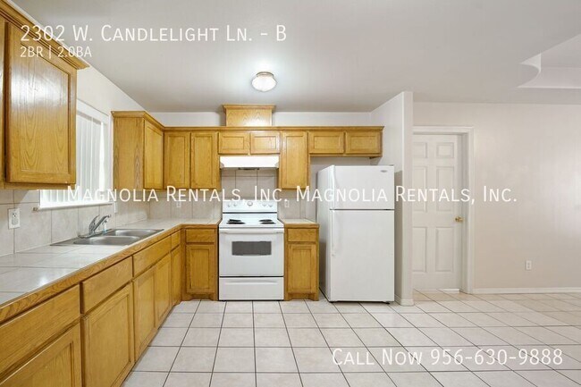 Building Photo - 2302 W Candlelight Ln
