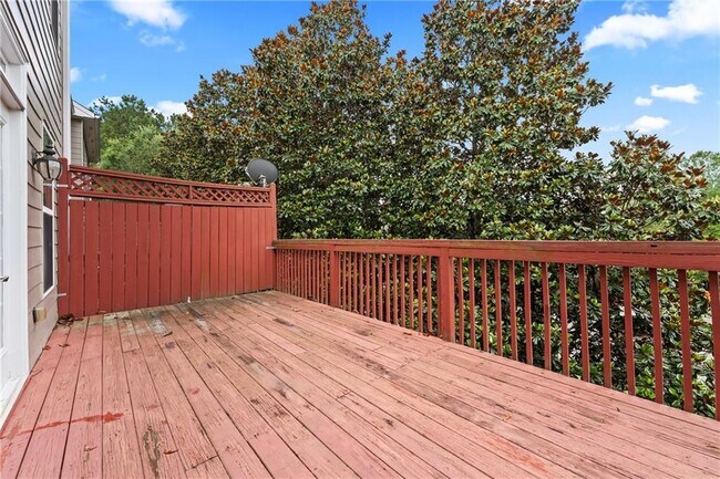 Building Photo - 11200 Brunson Dr