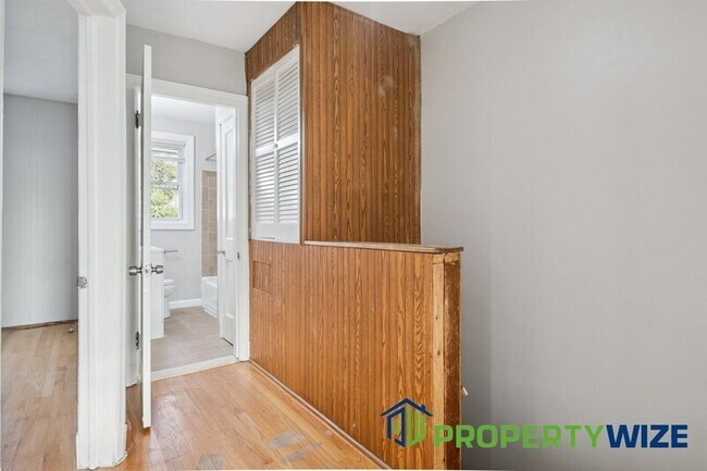 Building Photo - 5961 Benton Heights Ave