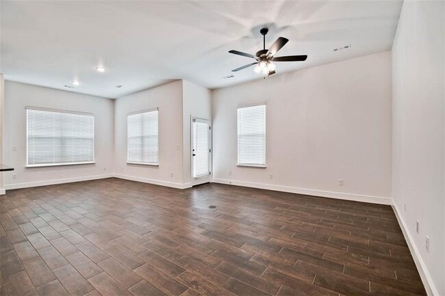 Building Photo - 2140 Bluestem Dr