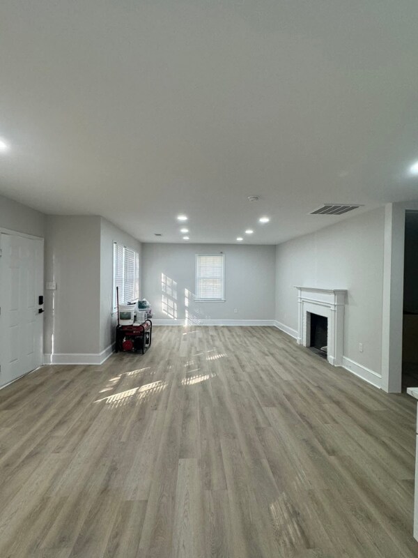Building Photo - 209 Forest Ln