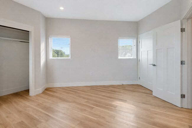 Building Photo - Grant Avenue B