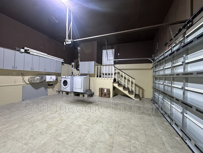 Building Photo - 354 5th St Ct E