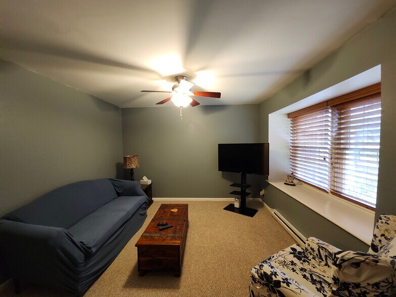 Building Photo - 436 Amblewood Way