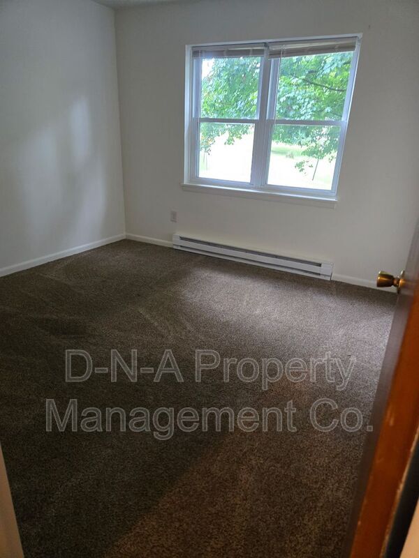 Building Photo - 404 Woodcliff Ave