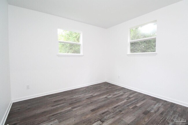 Building Photo - 150 E Ensley St