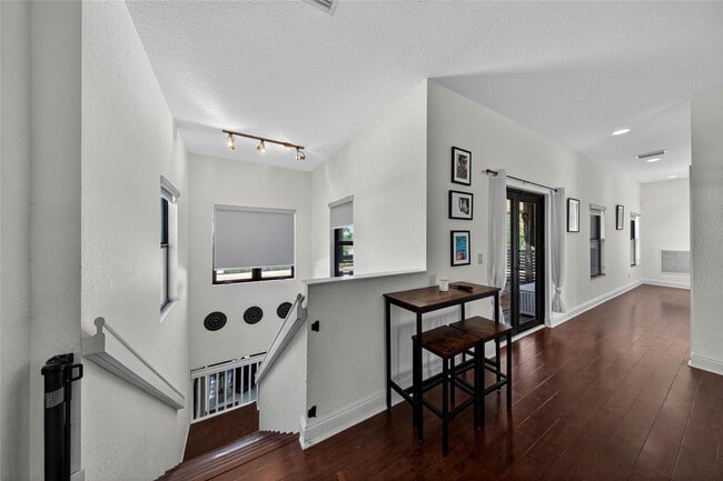 Building Photo - 2211 St