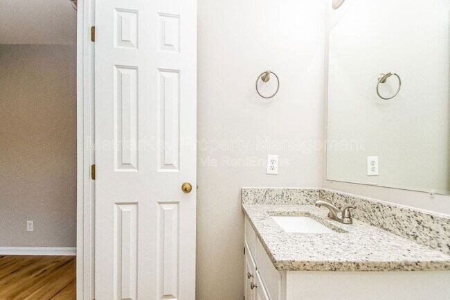 Building Photo - 505 Oak Run Dr