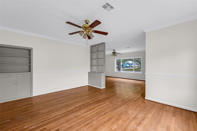 Building Photo - 2527 Avenue G