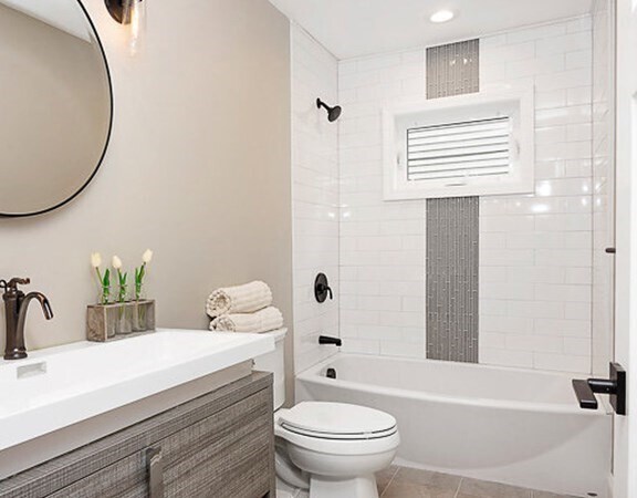 Building Photo - 68 Edward St