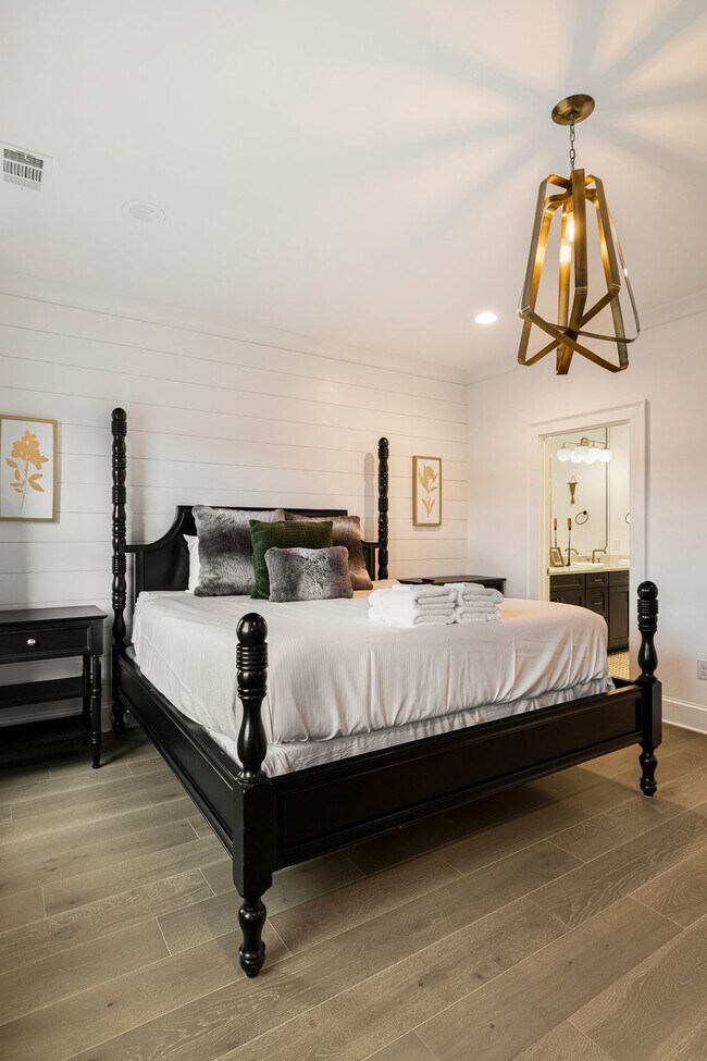 Building Photo - 456 Altamaha St