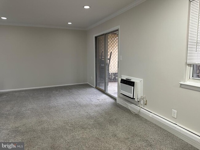 Building Photo - 902 Garnet Dr