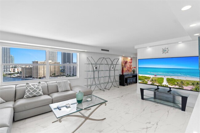 Primary Photo - 121 Golden Isles Dr