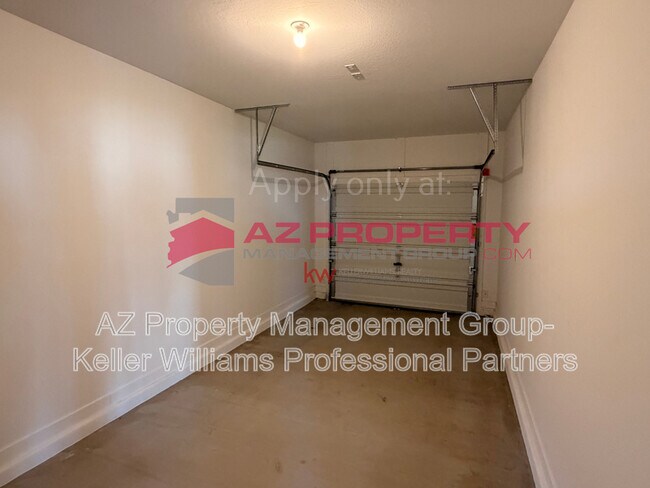 Building Photo - 16888 W Fetlock Trl