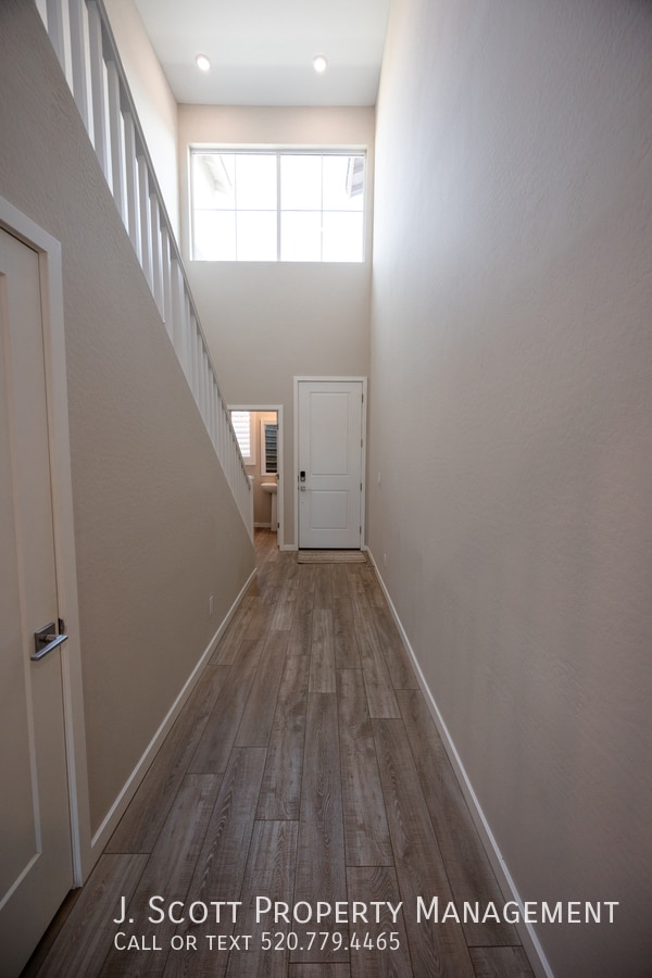 Building Photo - 4604 S Park Grove St