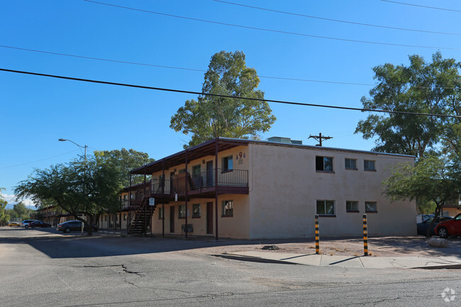 Building Photo - Ocotillo Apartments