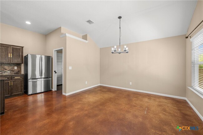 Building Photo - 314 Pointer St