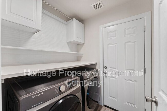 Building Photo - 6715 Hickory Springs Dr