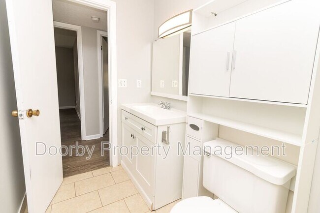 Building Photo - 3600 Oakland Terrace