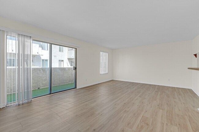 Building Photo - 1422 Rock Glen Ave