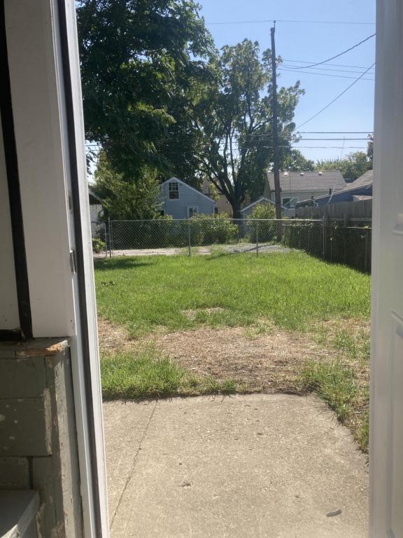Building Photo - 1047 Bellows Avenue