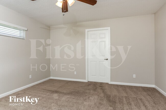 Building Photo - 3921 SW Kabane St