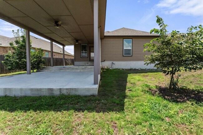 Building Photo - 633 Weizenbock Ln
