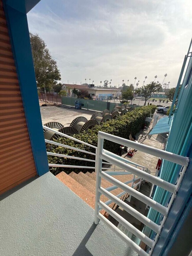 Building Photo - 915 Broadway St