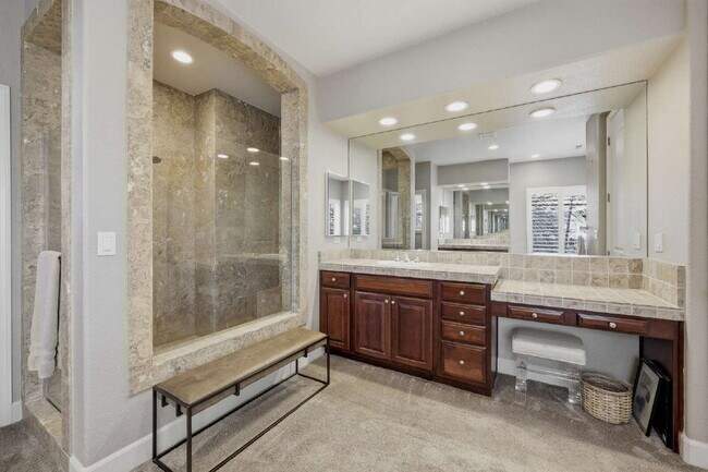 Building Photo - Elegant Arrowcreek Home!