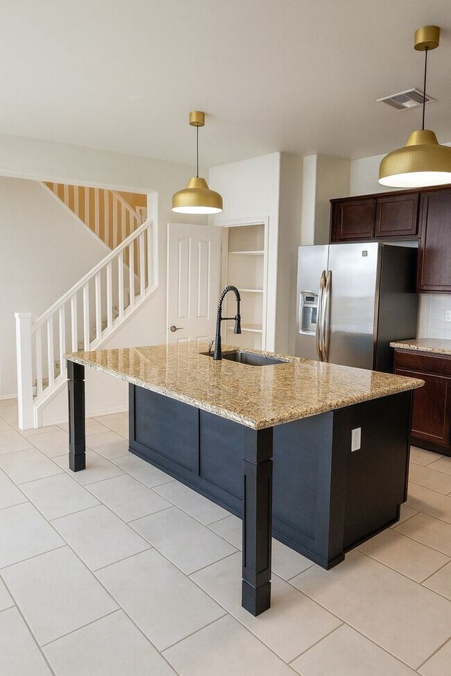 Building Photo - Charming 3BR House in Buckeye