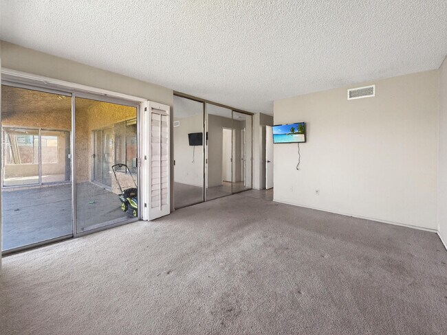 Building Photo - 76946 Kentucky Ave