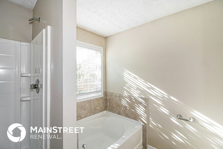 Building Photo - 1628 Marceau Dr