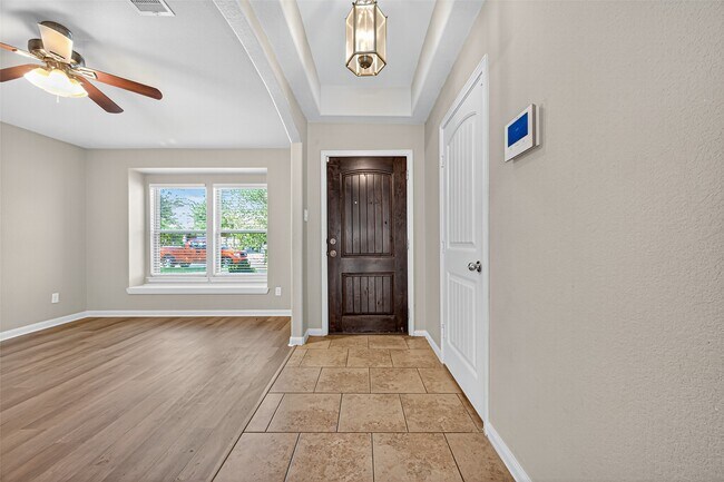 Building Photo - 5530 Casa Calvet Dr