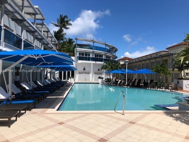 Building Photo - 5959 Collins Ave