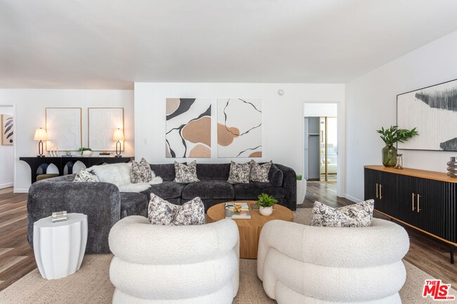 Building Photo - 9950 Durant Dr