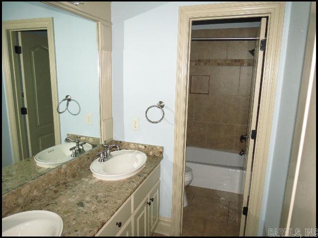 Building Photo - 21 Commentry Dr