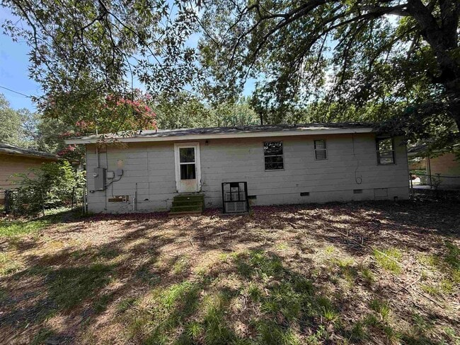 Building Photo - 24 S Wakefield Dr