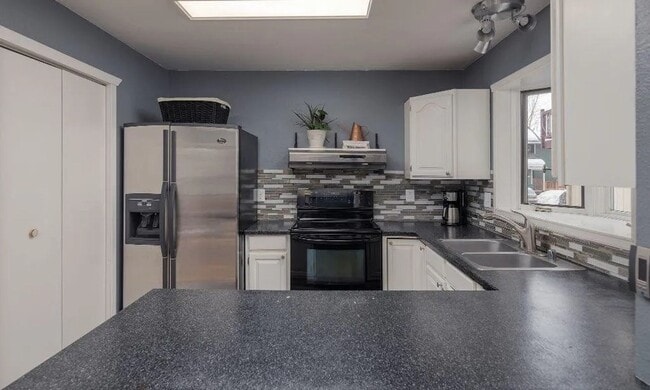 Building Photo - Cozy 3 Bedroom, 2.5 Bath Home in Eagle River