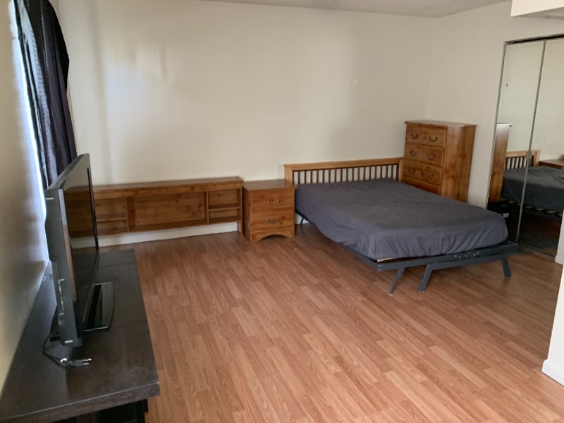 Building Photo - 1390 Hunters Rd