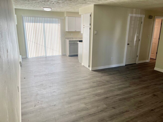 Building Photo - Ralph Duplex