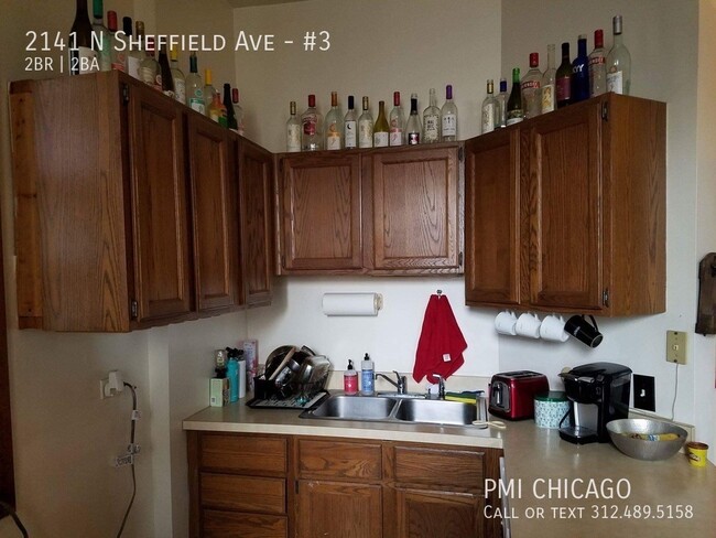 Building Photo - 2141 N Sheffield Ave