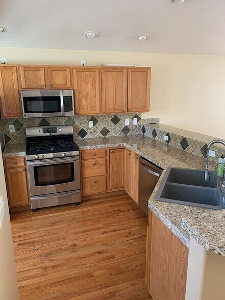 Building Photo - 5986 S Wallflower Pl