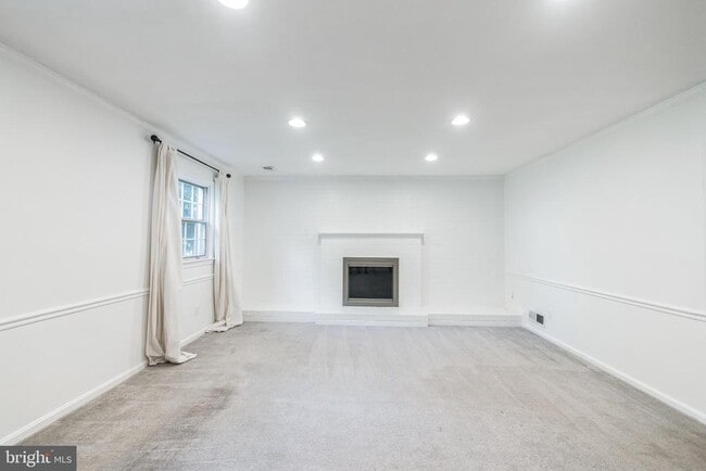 Building Photo - 6704 Buttermere Ln