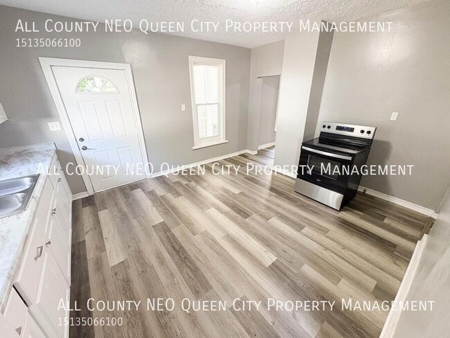 Building Photo - 212 Nassau St