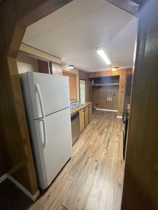 Building Photo - NEW ON MARKET /// RIVER FRONT CABIN AVAILABLE!!