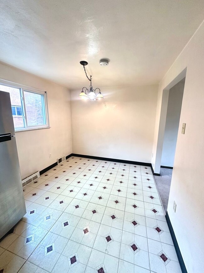 Building Photo - Well-Maintained 2 Bed, 1 Bath Townhome in West Mifflin - Central AC & Heat, Integral Garage - Ava...