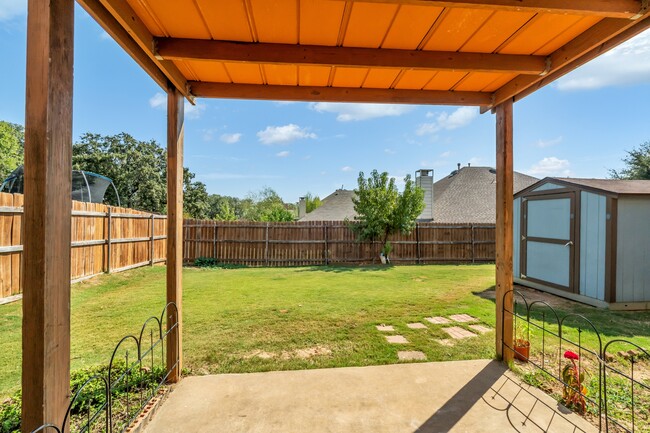 Building Photo - 513 Renee Dr