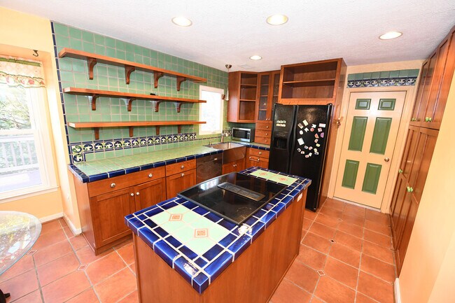 Building Photo - Gorgeous 4 BR 2+2 Baths Colonial - Finished Walk-Out Basement and Car Garage