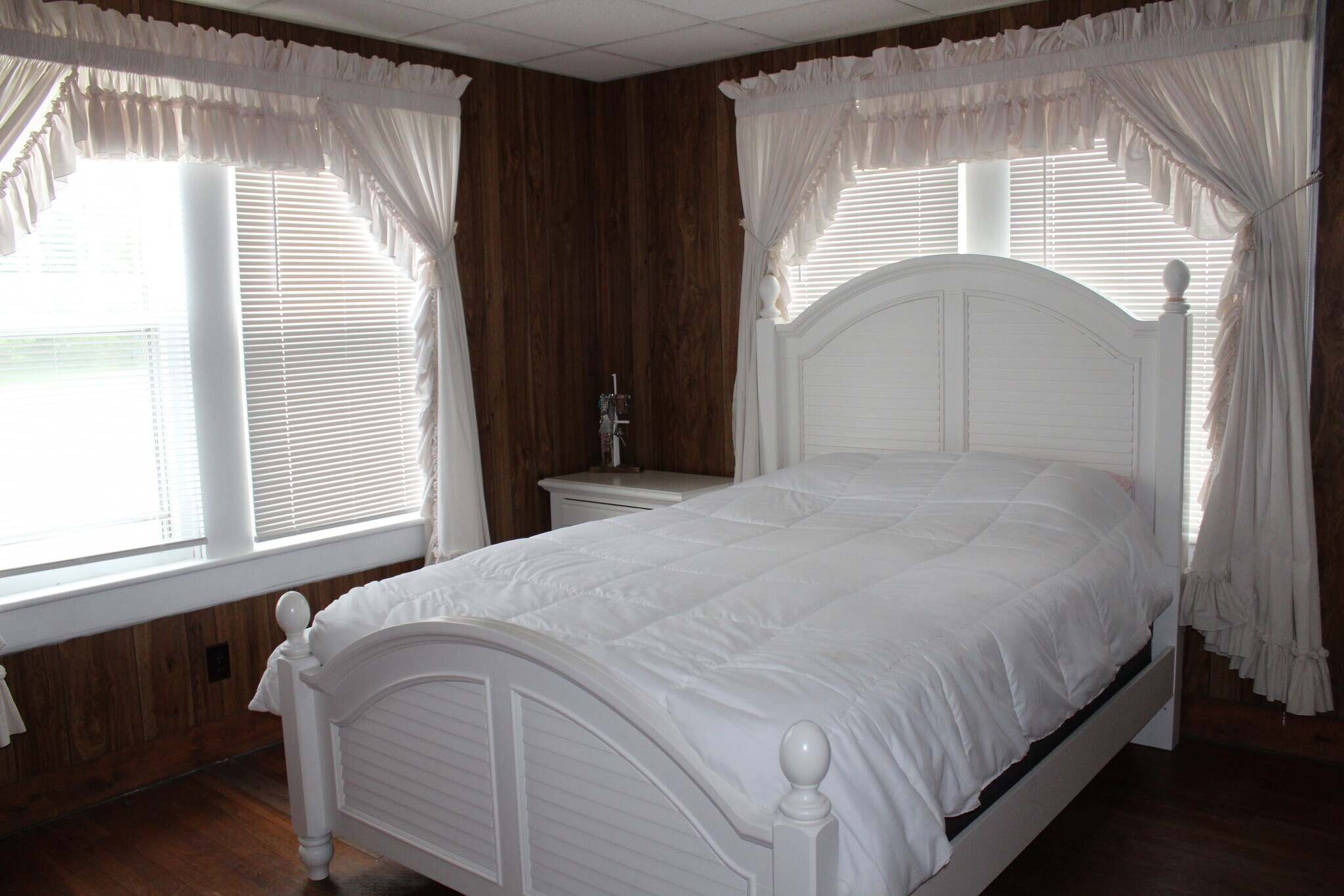 Bedroom #1 - 60 Pulliam St