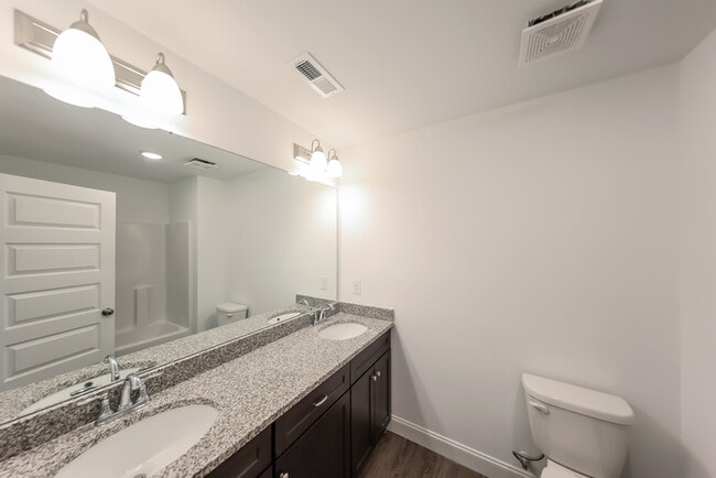 Building Photo - Modern 3-Bedroom Home in Crown Creek Village